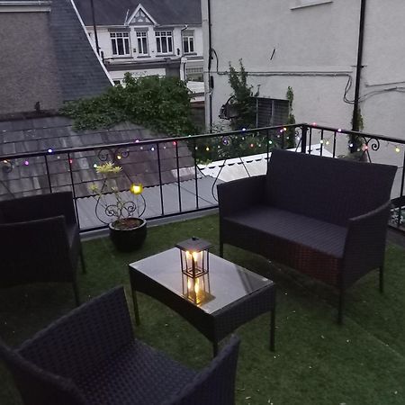 Large 2 Bed Holiday Let In Central Ystradgynlais エクステリア 写真