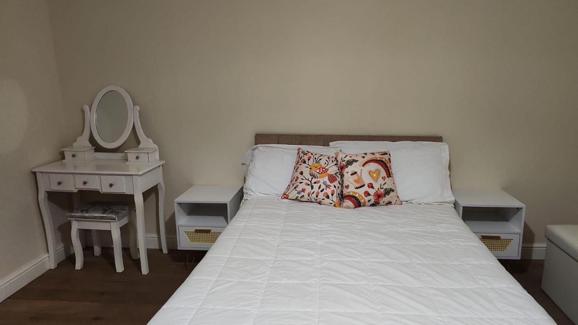 Large 2 Bed Holiday Let In Central Ystradgynlais エクステリア 写真