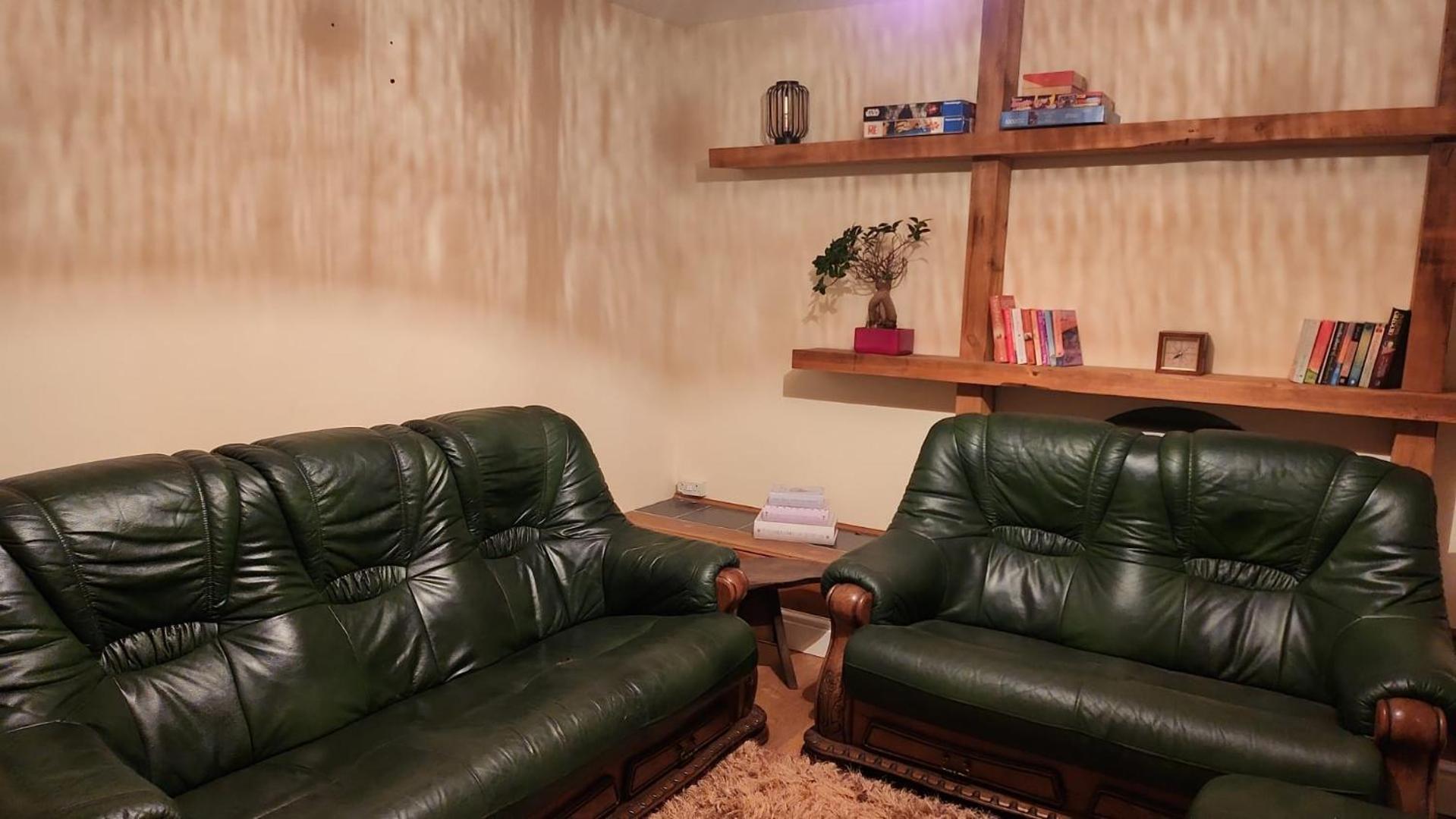 Large 2 Bed Holiday Let In Central Ystradgynlais エクステリア 写真
